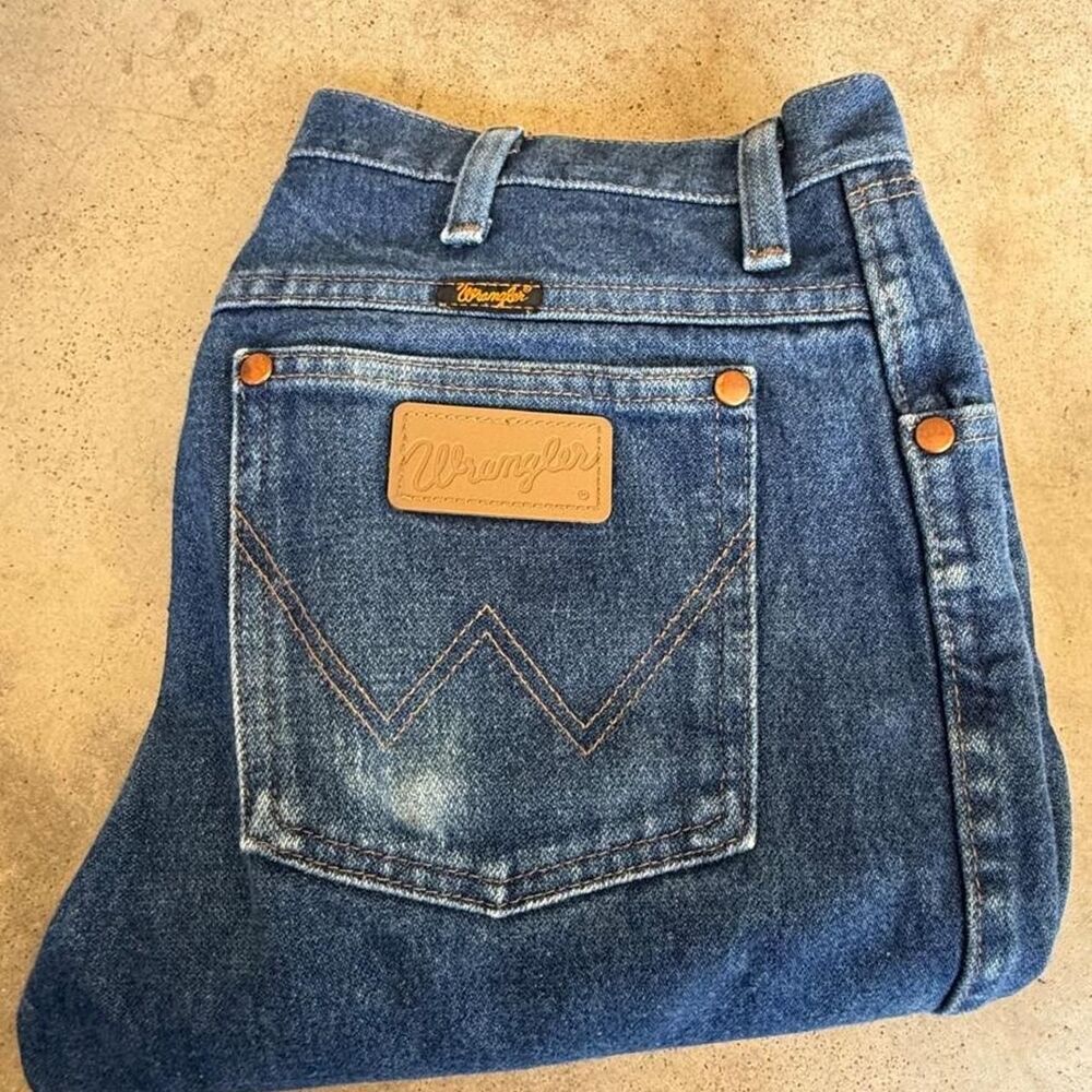 Wrangler Men's Blue and Navy Jeans